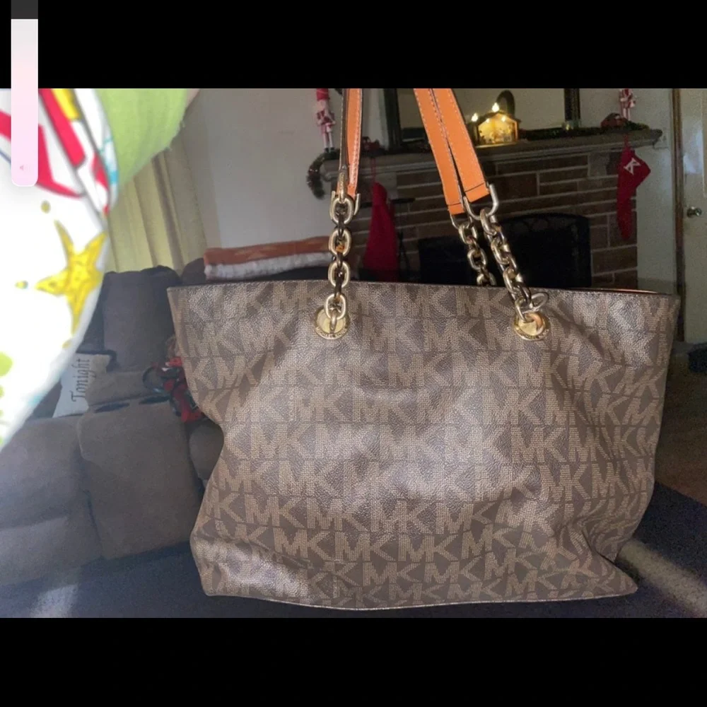 Michael kors purse - Picture 5 of 5